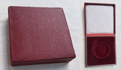 Cutie de LUX, veche, pentru prezentare, depozitare insigna, decoratie, placheta, medalie, moneda foto