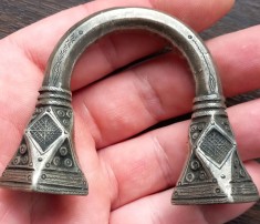 (207) BIJUTERIE VECHE, ETNIC TRIBAL, AFRICA, TUAREG, ARGINT MASIV, 154.93 GRAME