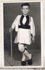 bnk foto Grecia - Portret de baiat in costum popular - 1959