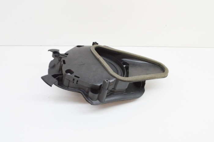 Subwoofer podea st&acirc;nga BMW i3 I01 2019 OEM: 8715684 20404626