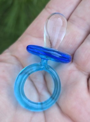 FIGURINA DIN STICLA, MODEL STILIZAT SUZETĂ foto