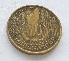 333. Moneda Madagascar 10 francs 1953 foto