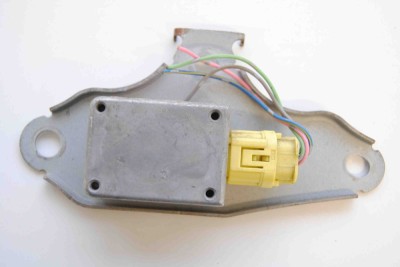 Senzor de impact dreapta față LEXUS IS I JCE1_, GXE1_ 2004 OEM: 252300-061289860-53010 | 1768609 foto