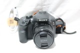 Aparat foto digital DSLR SONY alpha 3000 ILCE-3000 20.1 Mpx mirrorless + obiectiv SONY 18-55 - 16 GB - 760 cadre