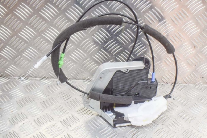 &Icirc;ncuietoare ușă dreapta spate TOYOTA C-HR _X1_ 2019 OEM: T48I2202 11734618