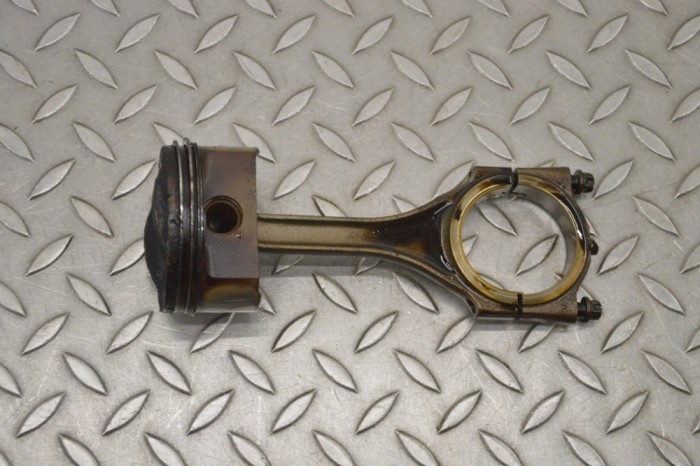 Piston AUDI A6 4F2, C6 2006 OEM: 06EA 18329404