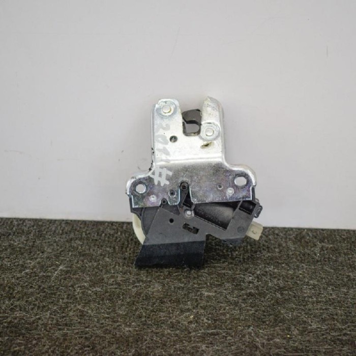 &Icirc;ncuietoare haion VW PASSAT B6 3C2 2010 OEM: 4F5827505D | 2732867