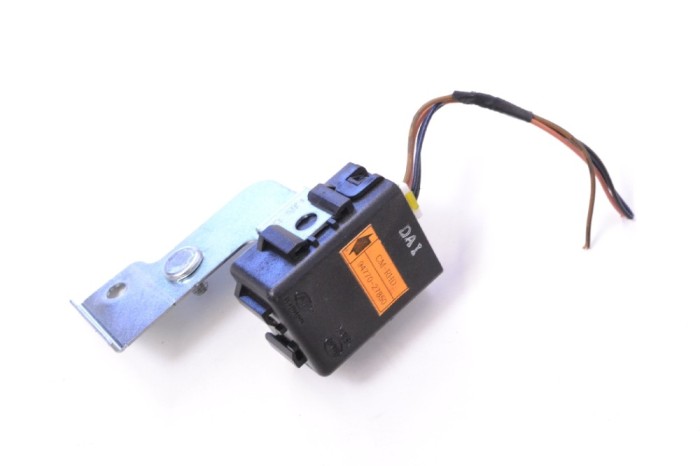 Releu HYUNDAI SANTA F&Eacute; II CM 2008 OEM: 94770-27850 11452167