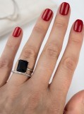 Cumpara ieftin Inel din Argint 925 Noir Radiant, Model Cocktail cu Banda Dubla si Piatra Neagra