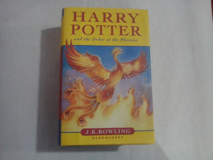 HARRY POTTER AND THE ORDER OF THE PHOENIX - J. K. ROWLING