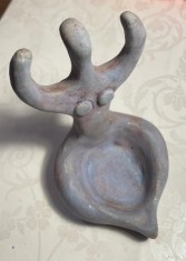 Statuetă / sculptură, ceramică, Greenham Women Philippa Bowers, anii 80, feminism, tabara de pace Greenham Common, Marea Britanie, h 12 cm, baza 8 cm