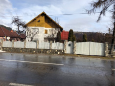 Vila cu beci, garaj, anexe si curte spatioasa de 1338 mp in Sita Buzaului foto