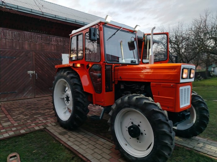 V&acirc;nd tractor UTB DT 640