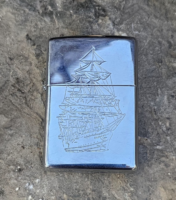 BRICHETA ORIGINALĂ ZIPPO, IMAGINE FREGATA