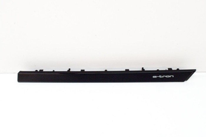 nerasta AUDI E-TRON GEN 2020 OEM: 4KR857186 16034682