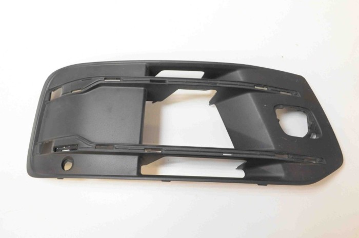 Grila dreapta față AUDI Q7 4M 2016 OEM: 4M0807682,4M0919262C 2962650