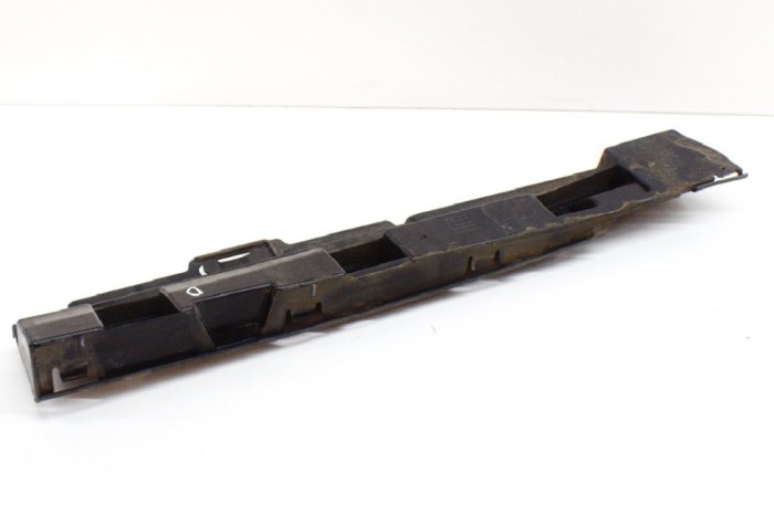 Suport prag lateral dreapta spate BMW 3 F30, F80 2016 OEM: 7256920 11528214