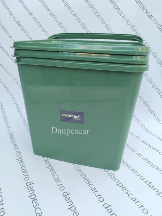 Galeata NADA din Plastic Cu Capac EASTSHARK Plus Tava Accesorii 17litri