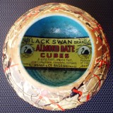 O.121 IRAQ IRAK BOL LEMN PICTAT MANUAL BLACK SWAN ALMOND DATE CUBES