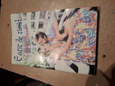 Carte e atat de timid foto