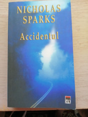 Accidentul - Nicholas Sparks, roman de dragoste. foto