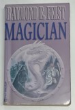 MAGICIAN de RAYMOND E . FEIST *PREZINTA URME DE UZURA