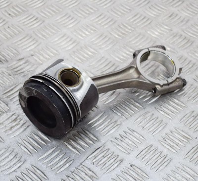 Piston AUDI A4 Avant 8K5, B8 2013 OEM: 038J03LS | 3375486 foto