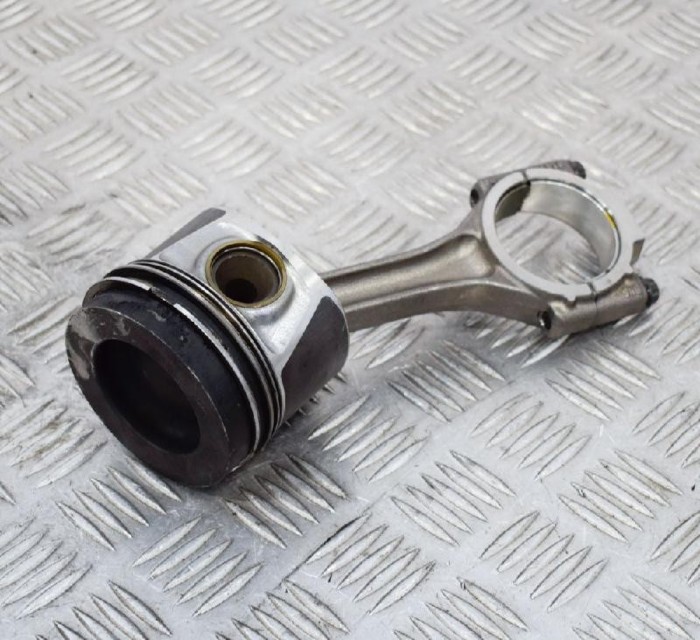 Piston AUDI A4 Avant 8K5, B8 2013 OEM: 038J03LS | 3375486