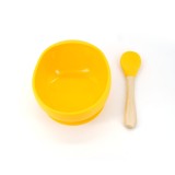 Set 2 piese diversificare bebelusi si copii din silicon Cyrax, bol cu ventuza, lingurita din lemn si silicon, pentru gustari, fara alergeni, galben