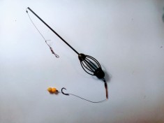 montura pescuit crap cu momitor cu autointepare carlig legat pe fir de par