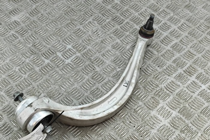 Braț curbat dreapta față VW TOUAREG CR7 2023 OEM: 4M0407696C 30447376