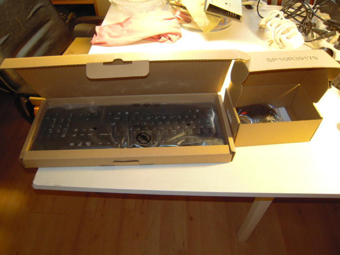Tastatura cu fir Lenovo 00XH727 conexiune USB +mouse optic Lenovo SP10R39179 NOI
