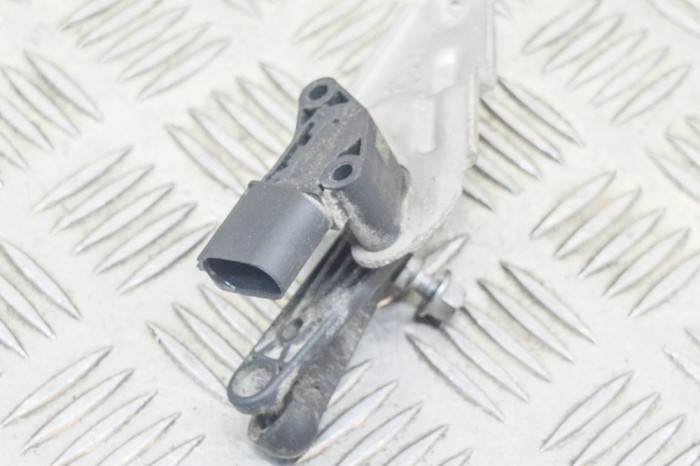 Senzor de nivel &icirc;nălțime st&acirc;nga față TESLA MODEL 3 2020 OEM: 1044941-00-B 12572172
