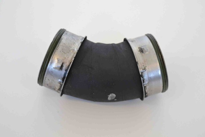 Furtun intercooler dreapta VW TOUAREG 7LA, 7L6, 7L7 2006 OEM: NERA