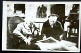 Arghezi - Jiquidi : fotografie realizată &icirc;n atelierul artistului &icirc;n februarie 1956