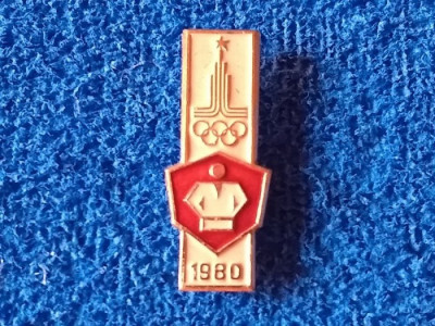 Insigna sportiva - Olimpiada Moscova 1980 foto