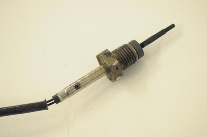 Senzor de temperatură AUDI A3 Cabrio 8V7, 8VE 2013 OEM: 04L906088AB 2738872