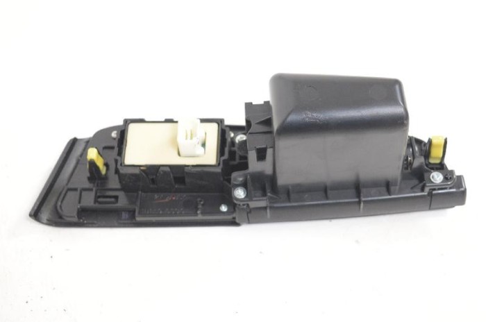 Buton geam ușă st&acirc;nga spate LEXUS LS _F4_ 2013 OEM: 1B1A9-003G 2982328