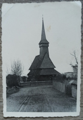 Biserica maramuresana din lemn cu troita, perioada interbelica// foto foto