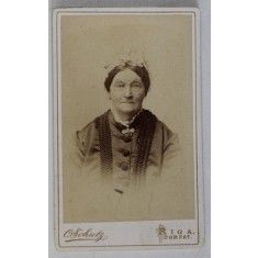 FOTOGRAFIE C.D.V. , STUDIO C. SCHULZ , RIGA , DOAMNA CU BONETA , SFARSITUL SEC. XIX