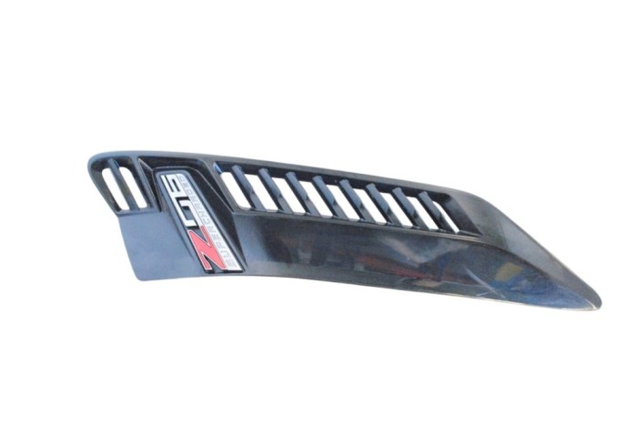 Bandou aripa dreapta față CHEVROLET CORVETTE C7 2015 OEM: 22913201 26328134