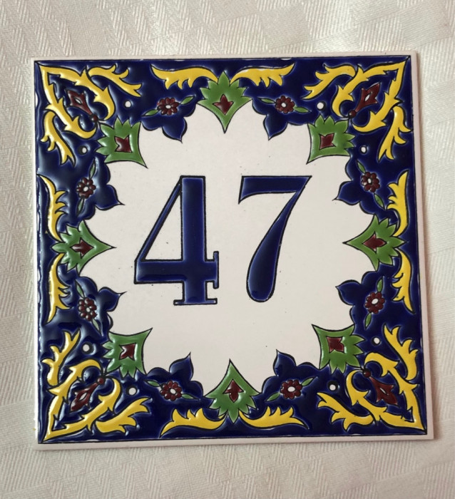 Placa decorativa cu numar de casa din faianta englezeasca H&amp;R JOHNSON cu nr. 47