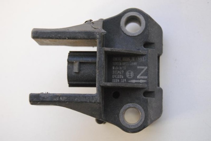 Senzor de impact dreapta față LEXUS IS II GSE2_, ALE2_, USE2_ 2006 OEM: 89173-53040 | 1770123