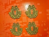 H81-Set 4 Aparatori shielduri mobilier vechi stil Empire Franta anii 1900 in bronz masiv stare foarte buna. Marimi: 6,3/ 6,3 cm.