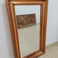 Oglinda superbă cu rama din lemn