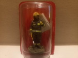 Figurina plumb - Pompier Londres tenue de feu G.B. 2003 - 1:32