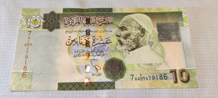 Libia - 10 Dinars / dinari (2011) &icirc;n dreapta Omar el-Mukhtar