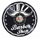 Ceas de perete decorativ realizat din disc de vinil, Model Emblema Barber Shop cu Mustata, Foarfece, Pieptene si Brici, Negru, 30 cm