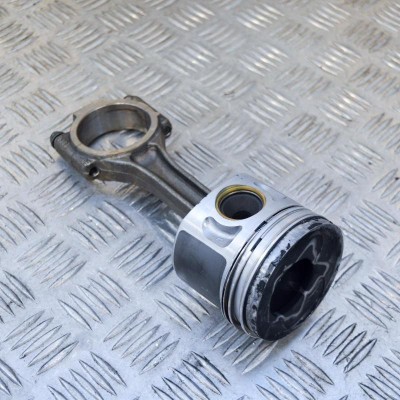 Piston AUDI A4 8EC, B7 2005 OEM: 038107065HS,038107065HT 10036632 foto