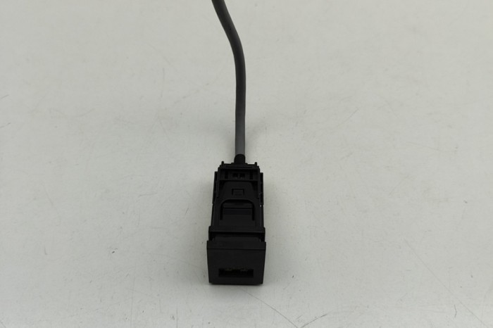 USB TOYOTA YARIS CROSS MXP_ 2024 OEM: 86190-12070 | 31547366